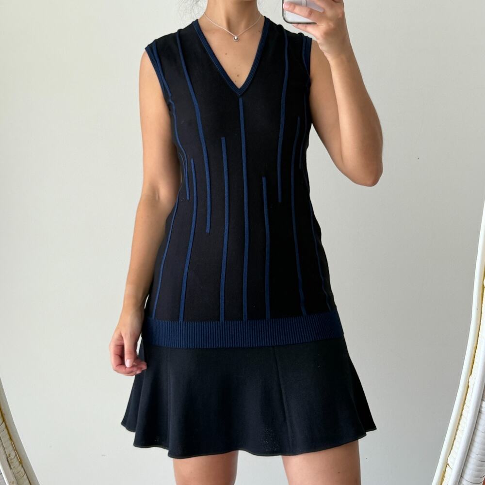 St John Sweater Tank Top 2 Black Blue Textured Knit Vest Gilet Quiet Luxury $695